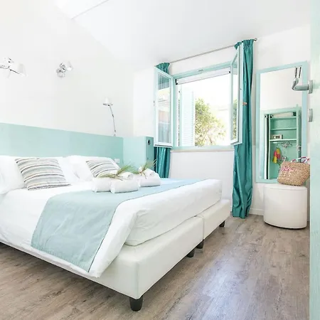 Isa-appartament Charme, 4 Beds, Air Conditioning And Private Outdoor Area In Village With 6 Swimming-pools, Only 1 Km From The * Piombino
