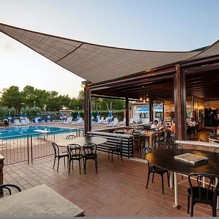 Thr - Isa-appartament Charme, 4 Beds, Air Conditioning And Private Outdoor Area In Village With 6 Swimming-pools, Only 1 Km From The ピオンビーノ