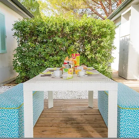 アパートホテル Thr - Isa-appartament Charme, 4 Beds, Air Conditioning And Private Outdoor Area In Village With 6 Swimming-pools, Only 1 Km From The ピオンビーノ